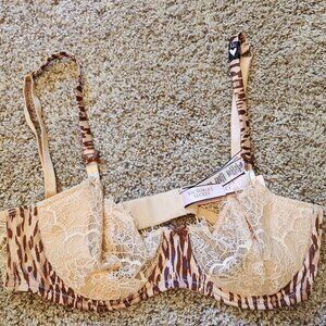 Victoria's secret bra 32c